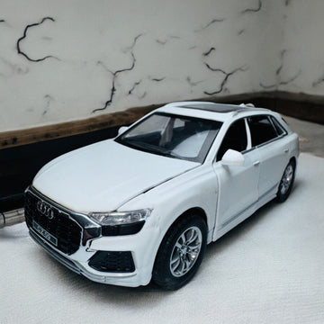 Big Die-Cast Metal Car Audi Q8 Scale 1:24
