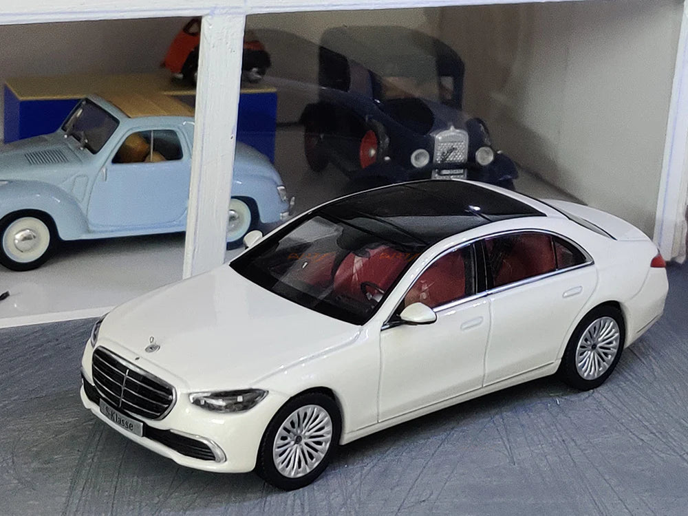 Mercedes-Benz S-class V223 1:18 Scale model