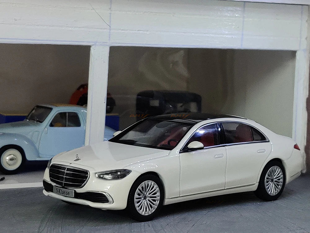 Mercedes-Benz S-class V223 1:18 Scale model