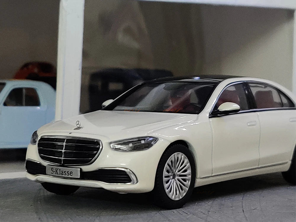 Mercedes-Benz S-class V223 1:18 Scale model