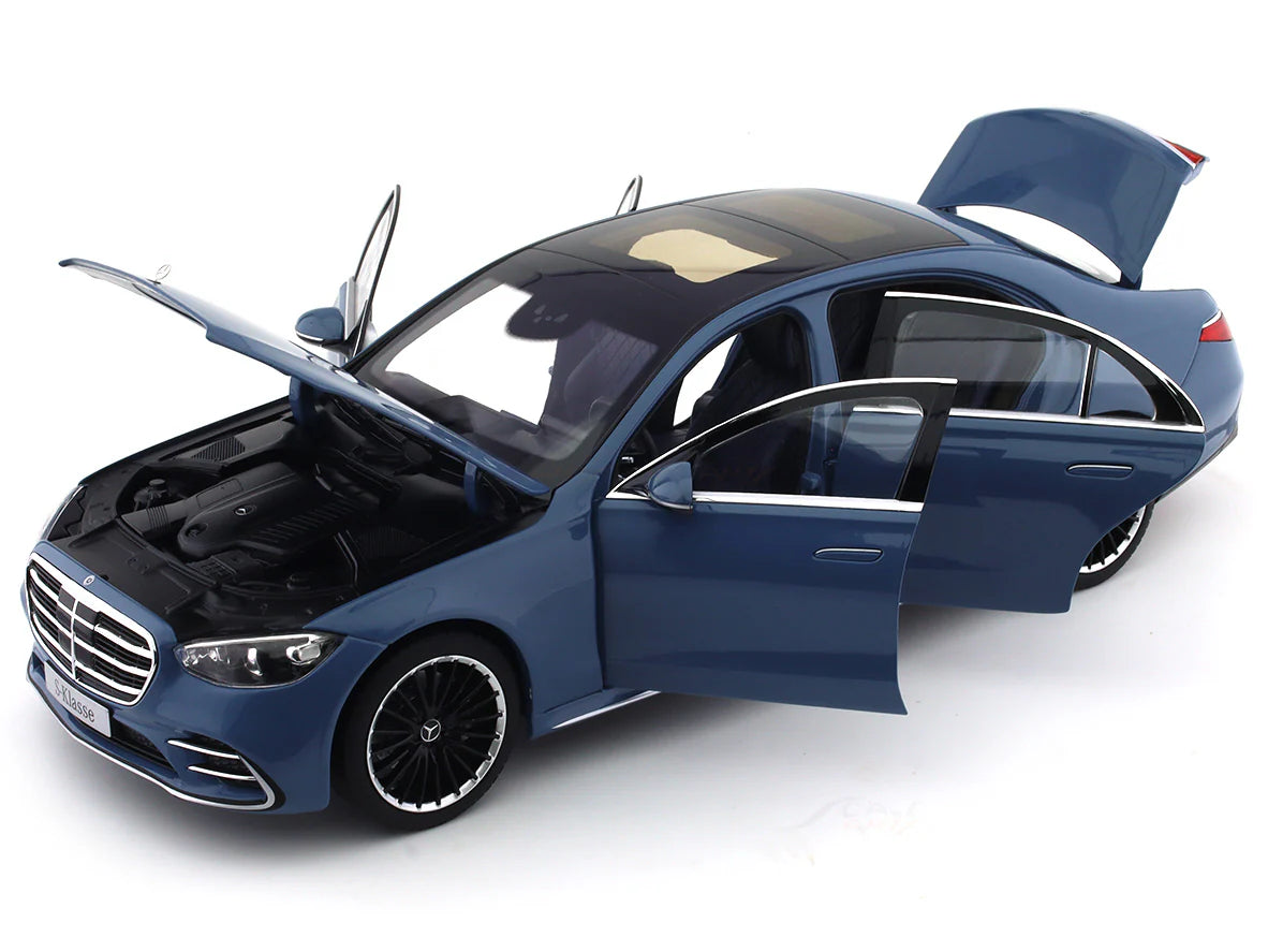 Mercedes-Benz S-class V223 1:18 Scale model
