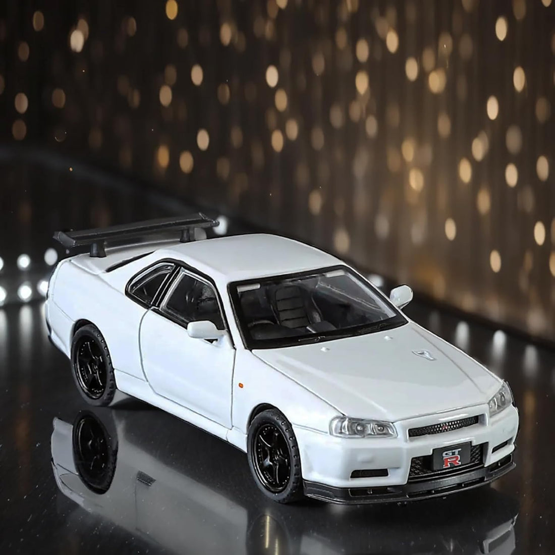 Nissan Skyline GT-R R34 Super Model 1:18 diecast scale model