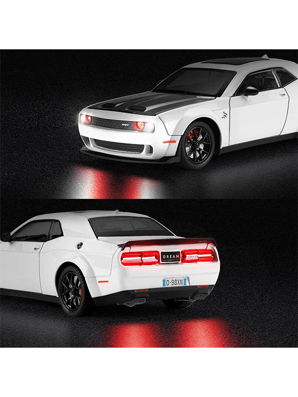 Dodge Challenger SRT Hellcat 1:24 diecast scale model car