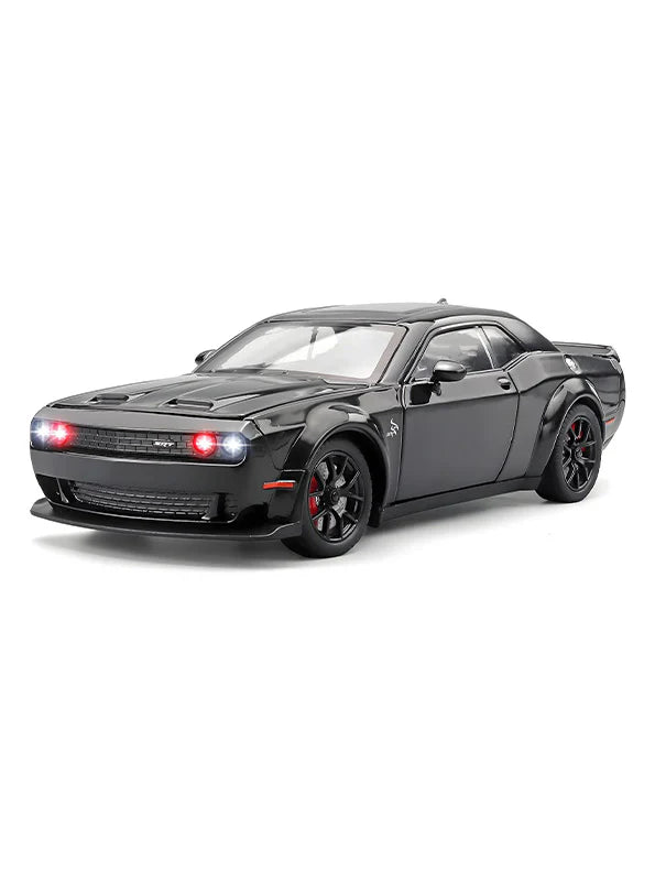 Dodge Challenger SRT Hellcat 1:24 diecast scale model car