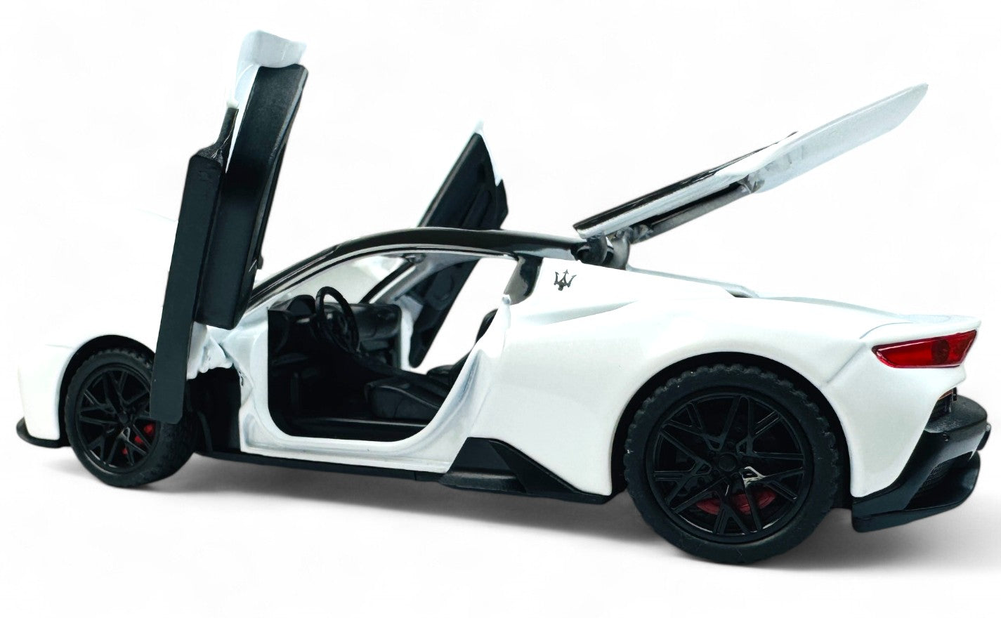 Maserati MC20 Coupe diecast scale model car 1:24