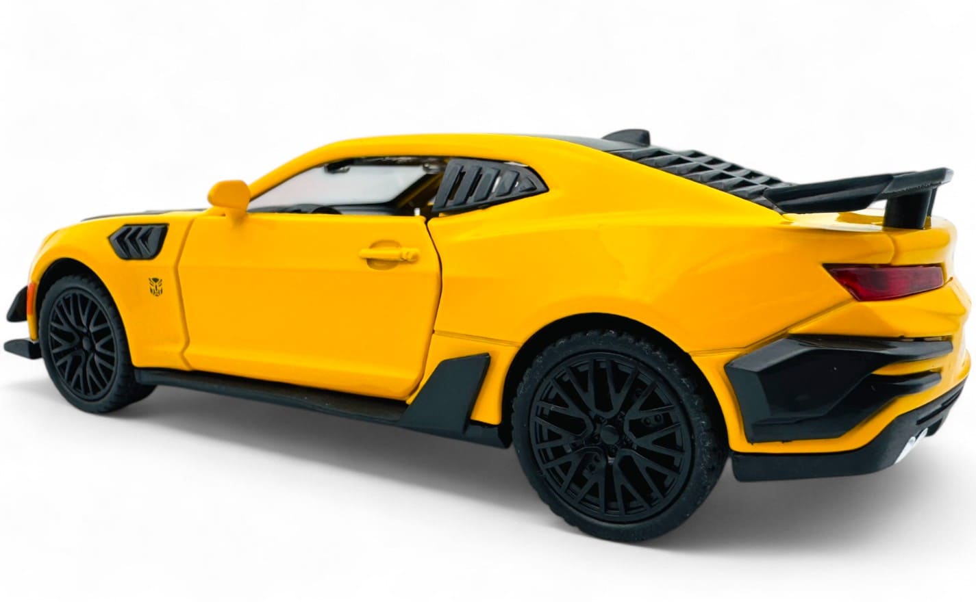 Chevrolet Camaro 2SS diecast scale model 1:24