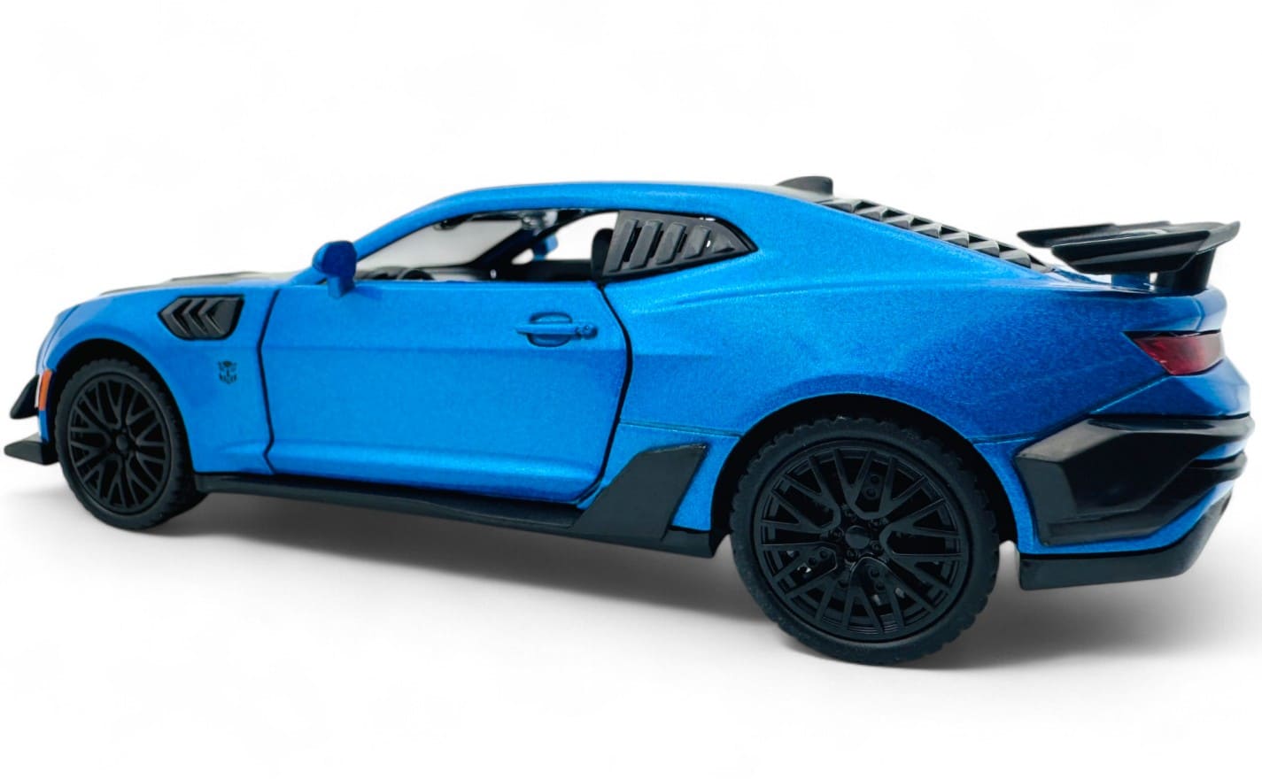 Chevrolet Camaro 2SS diecast scale model 1:24