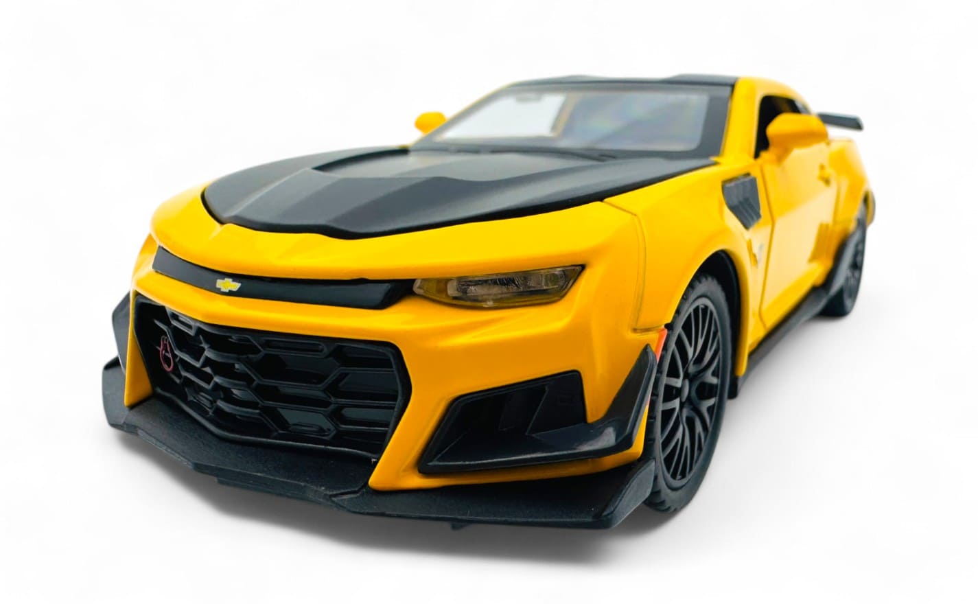 Chevrolet Camaro 2SS diecast scale model 1:24