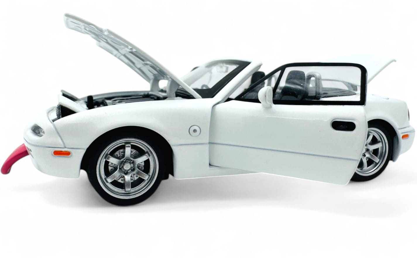 Mazda MX-5 Miata 1990 Convertible diecast scale model  1:24