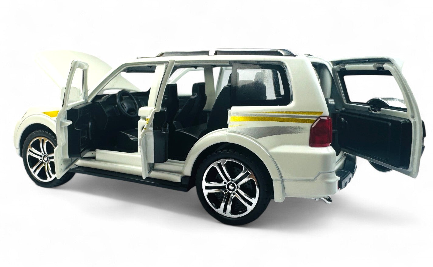 Mitsubishi Pajero diecast scale model car 1:24