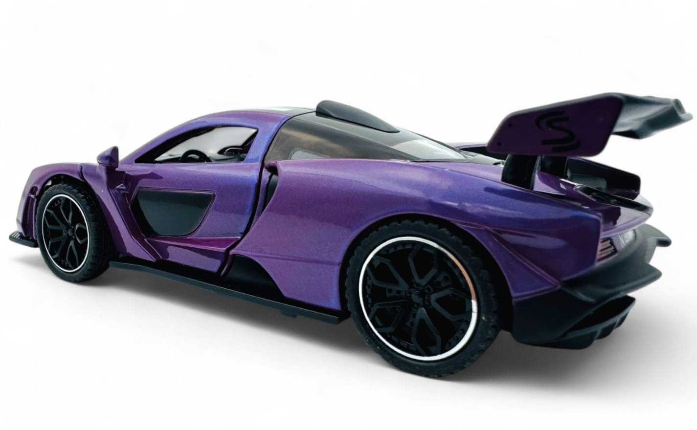 McLaren Senna Supercar diecast scale model car 1:24