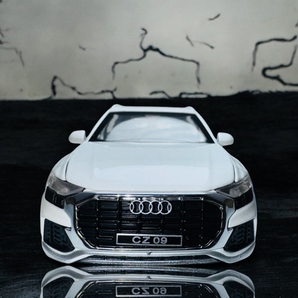 Big Die-Cast Metal Car Audi Q8 Scale 1:24