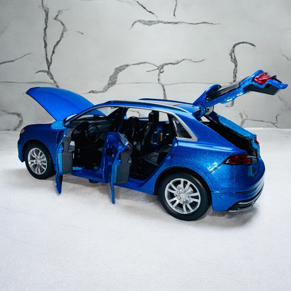 Big Die-Cast Metal Car Audi Q8 Scale 1:24