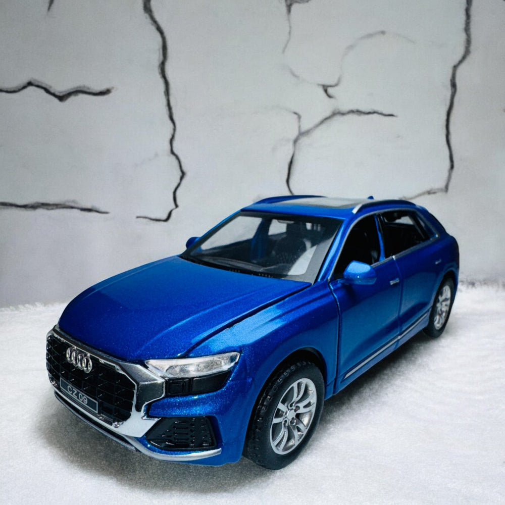 Big Die-Cast Metal Car Audi Q8 Scale 1:24