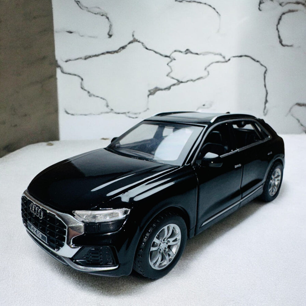 Big Die-Cast Metal Car Audi Q8 Scale 1:24